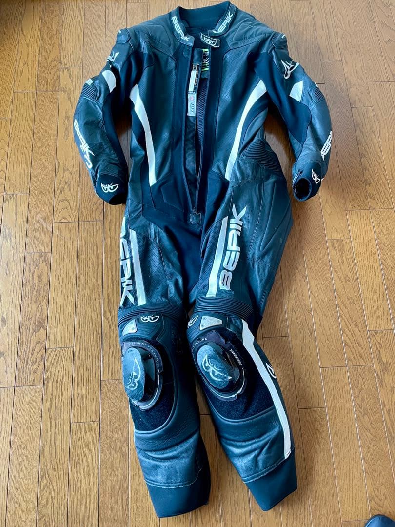 大きなサイズ！　ベリック　レーシングスーツ　56 MFJ公認