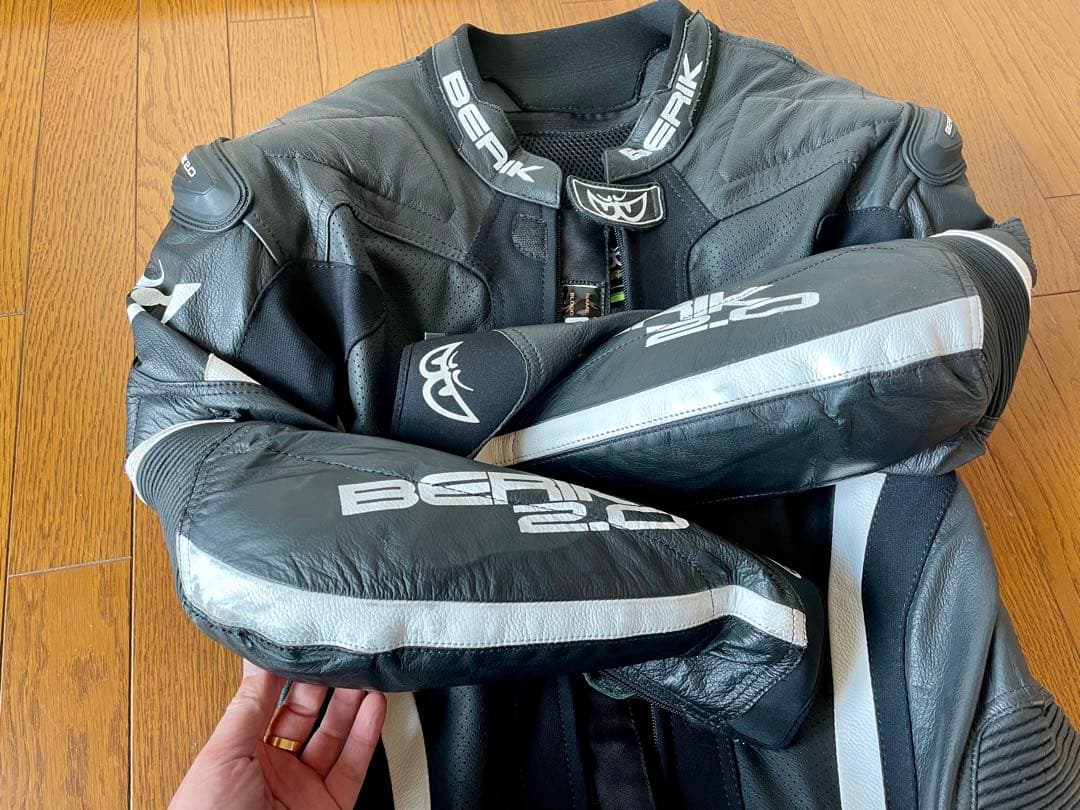 大きなサイズ！　ベリック　レーシングスーツ　56 MFJ公認