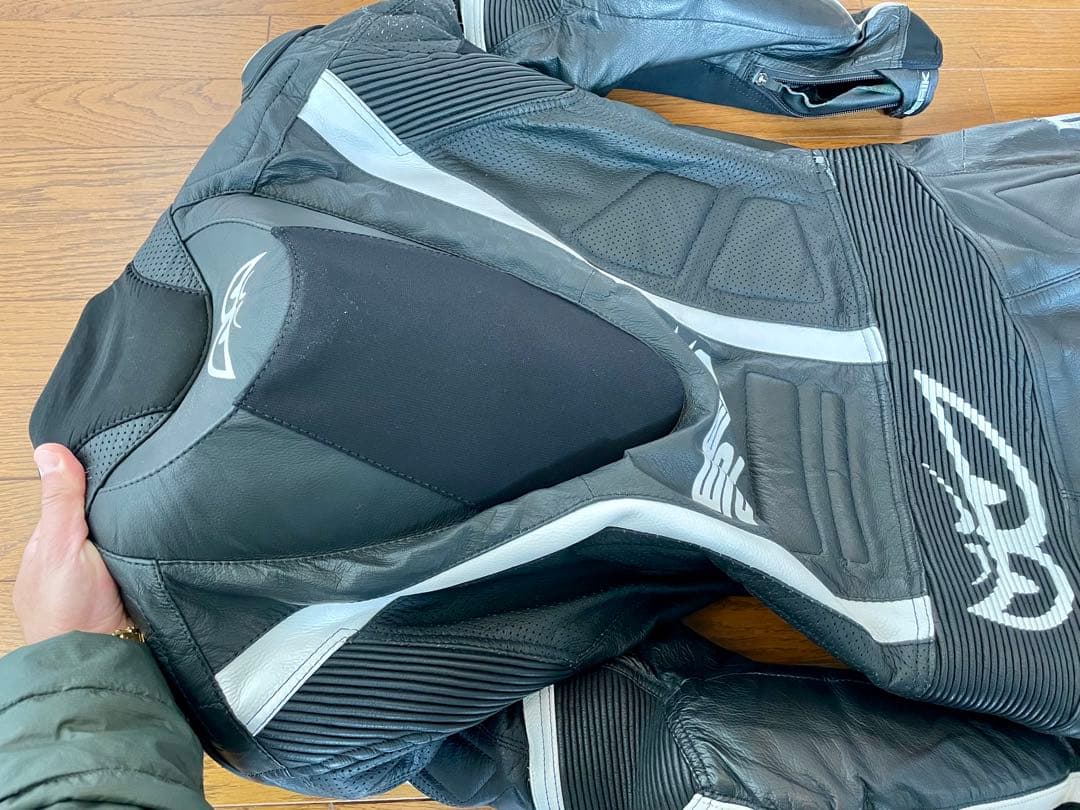 大きなサイズ！　ベリック　レーシングスーツ　56 MFJ公認