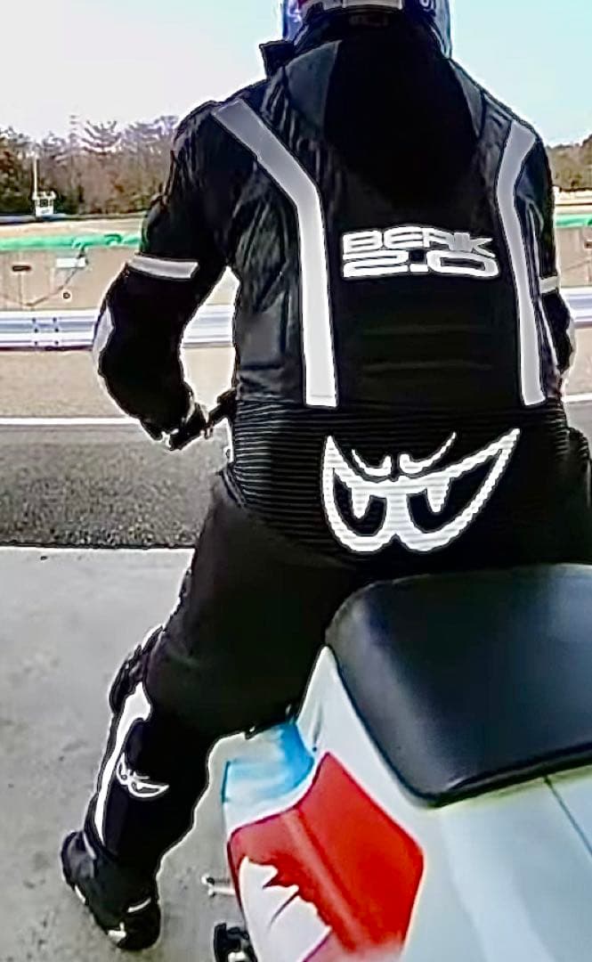 大きなサイズ！　ベリック　レーシングスーツ　56 MFJ公認