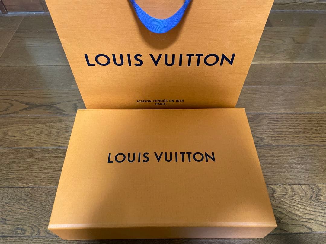 Louis Vuitton ネイビー マフラー 箱付き