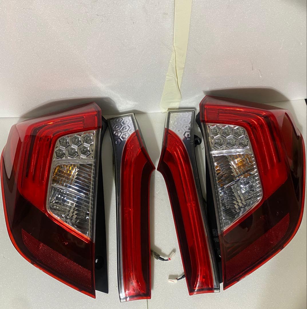 ホンダ フィット GK3 GK4 GK5 GK6 純正テールランプ 4点セット
