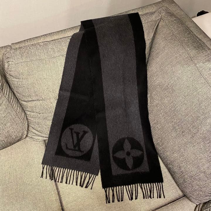 【限定値下げ】ルイヴィトン マフラー チクチクしない 美品