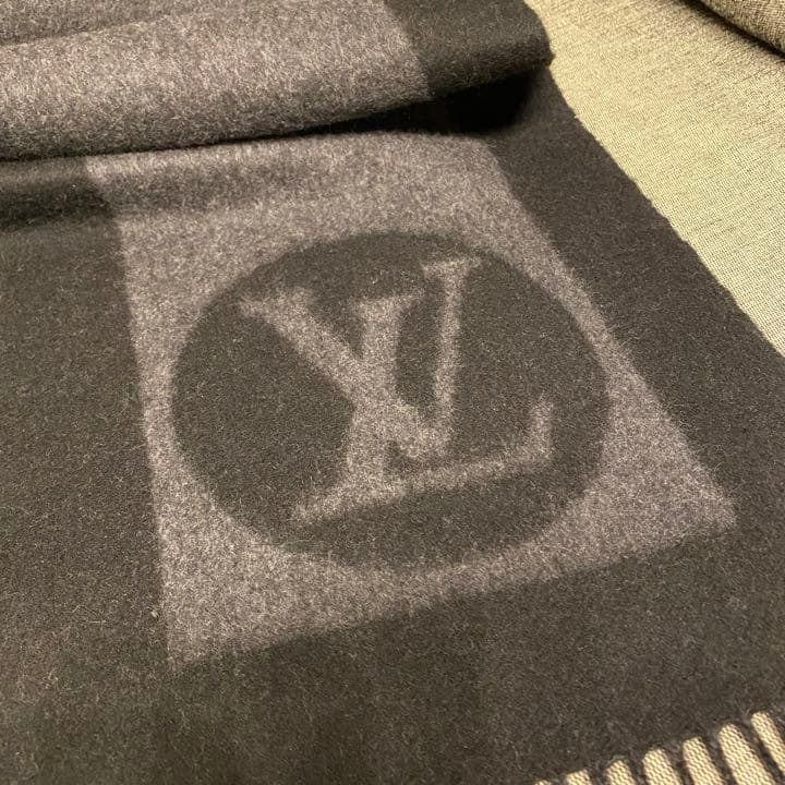 【限定値下げ】ルイヴィトン マフラー チクチクしない 美品