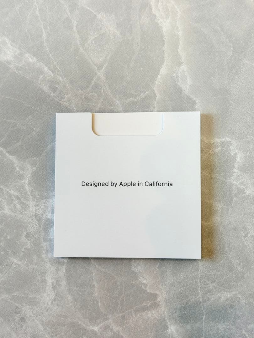 【一度使用のみ美品】Apple AirPods 4