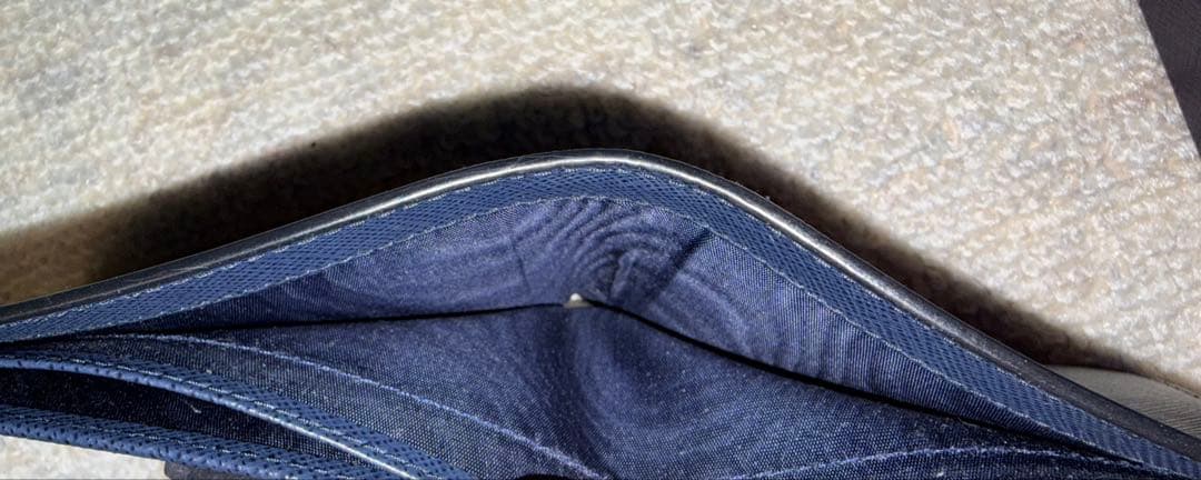 クララ PRADAサフィアーノレザー 二つ折り財布 箱付 証明カード付