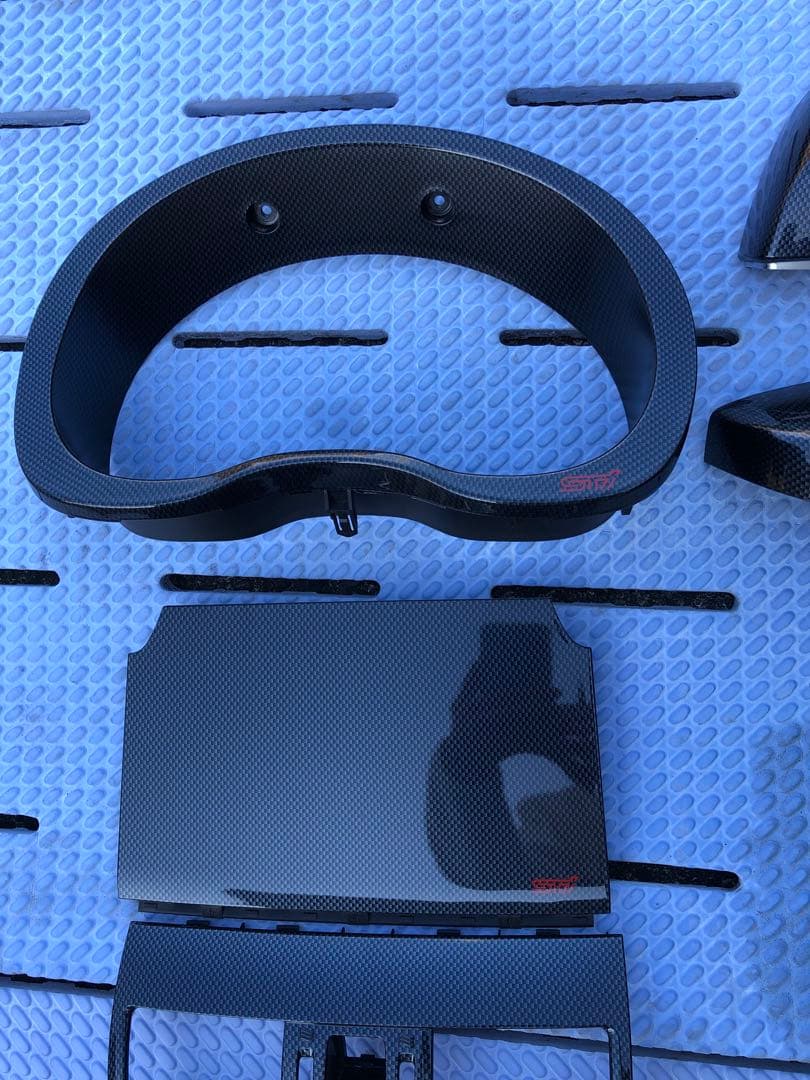 レヴォーグカーボン内装パーツセット