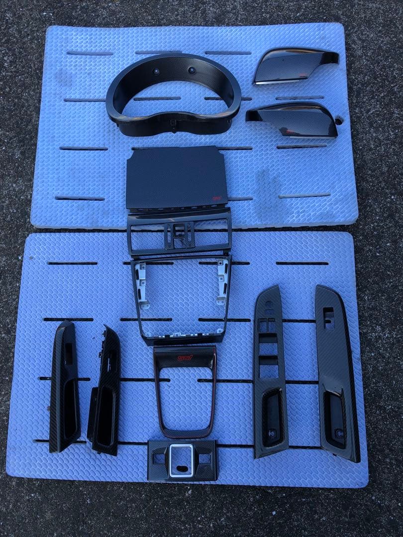 レヴォーグカーボン内装パーツセット