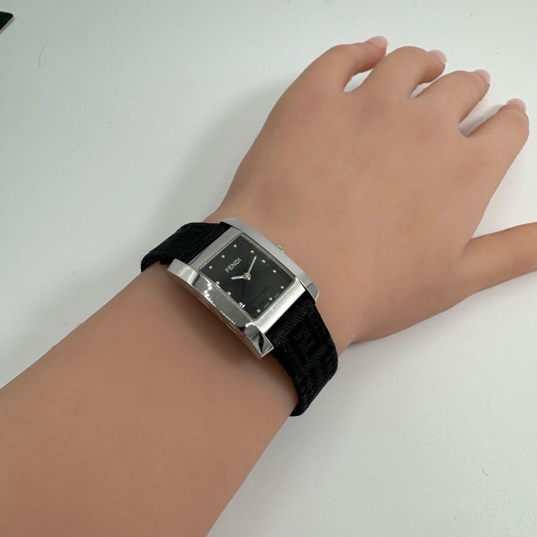 【稼動】FENDI腕時計 スクエア レディース 腕時計　7000L ズッカベルト