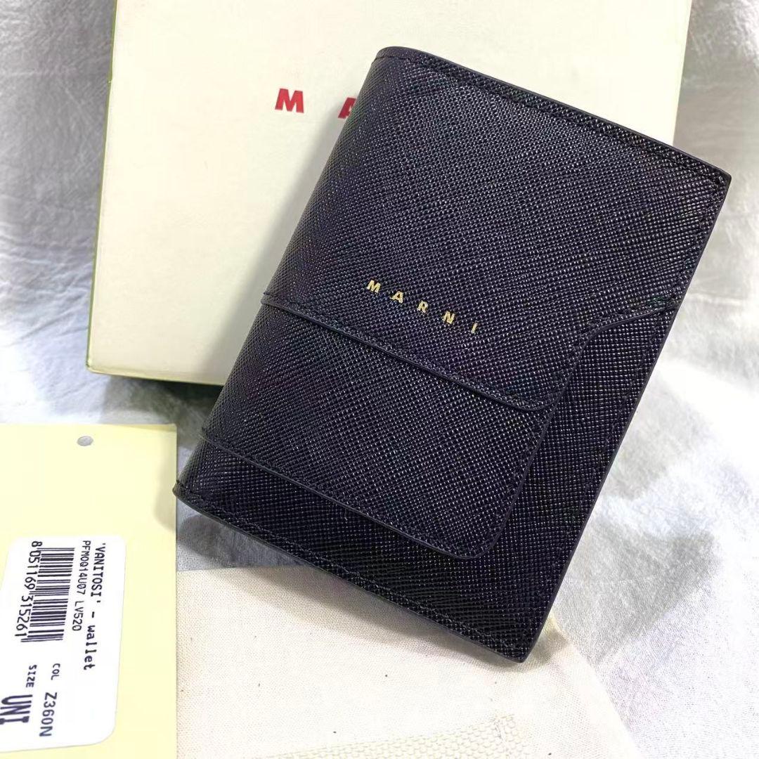美品MARNI 二つ折り財布 ブラック