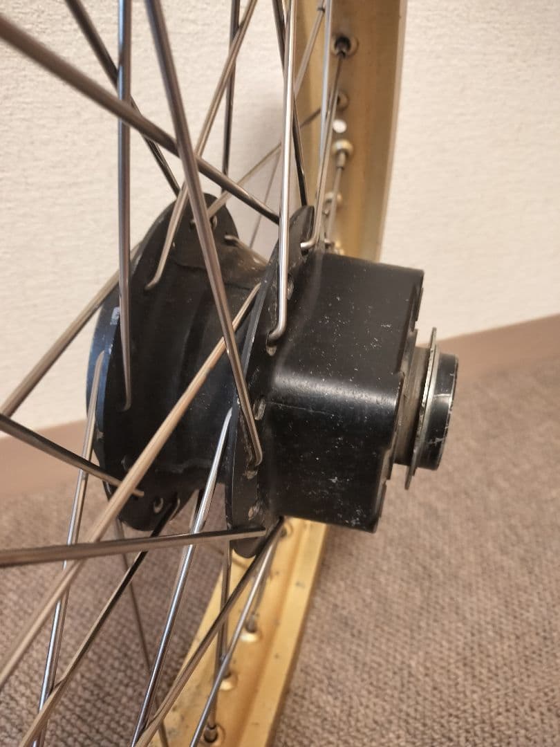 西風　TLR200　ホイール　リア　スポーク新品