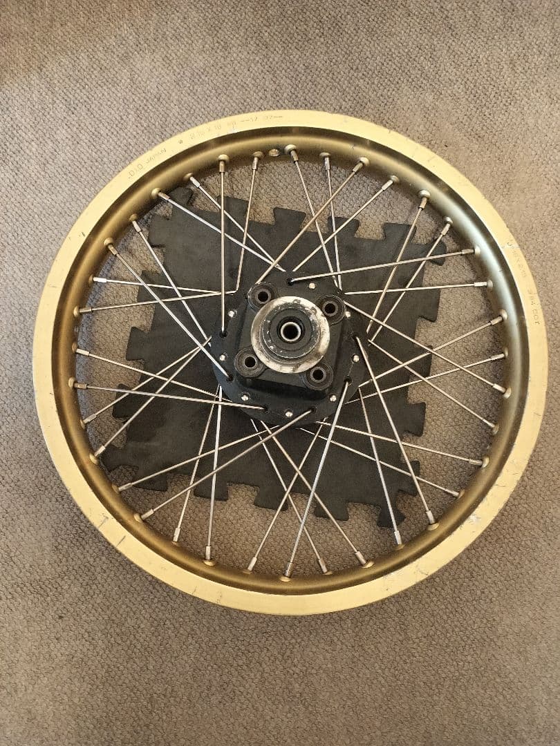 西風　TLR200　ホイール　リア　スポーク新品