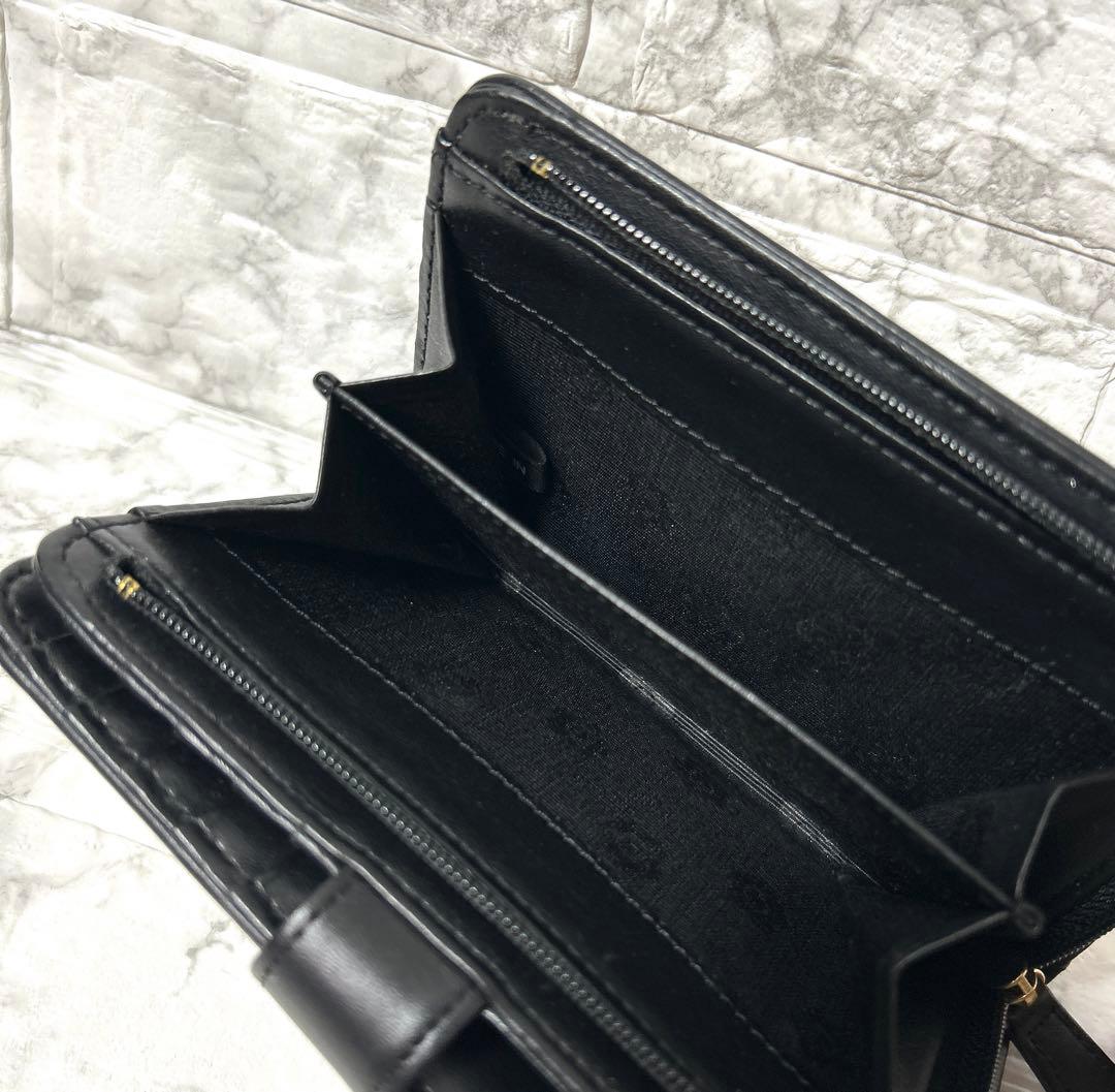 【未使用級】MARY QUANT 二つ折り財布デイジーパッチスナップ ベージュ