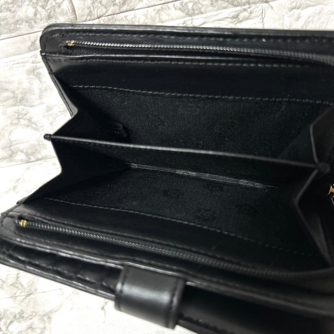 【未使用級】MARY QUANT 二つ折り財布デイジーパッチスナップ ベージュ