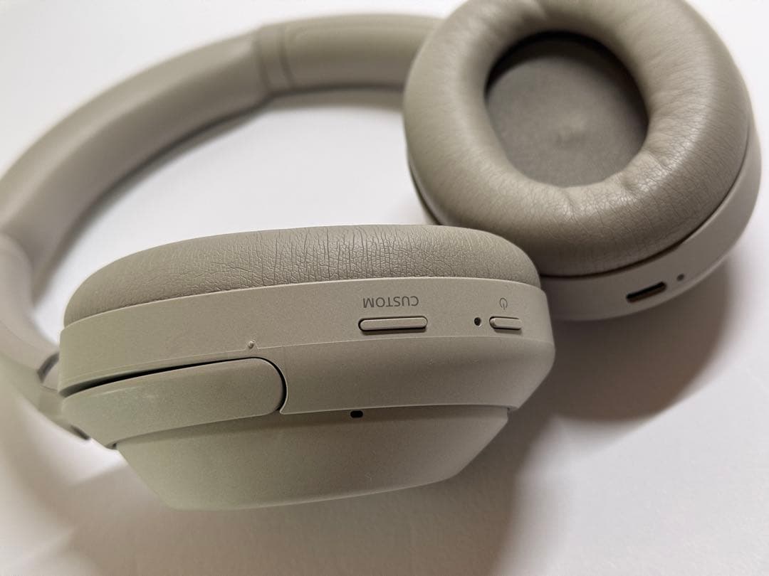 【美品】SONY WH-1000XM4 （プラチナシルバー ）