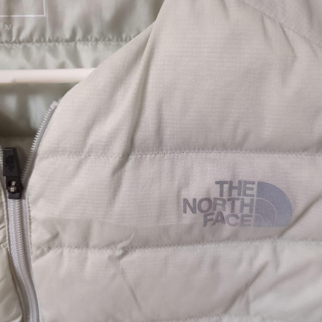 THE NORTH FACE レッドランベストライトグレーM！軽い暖かい