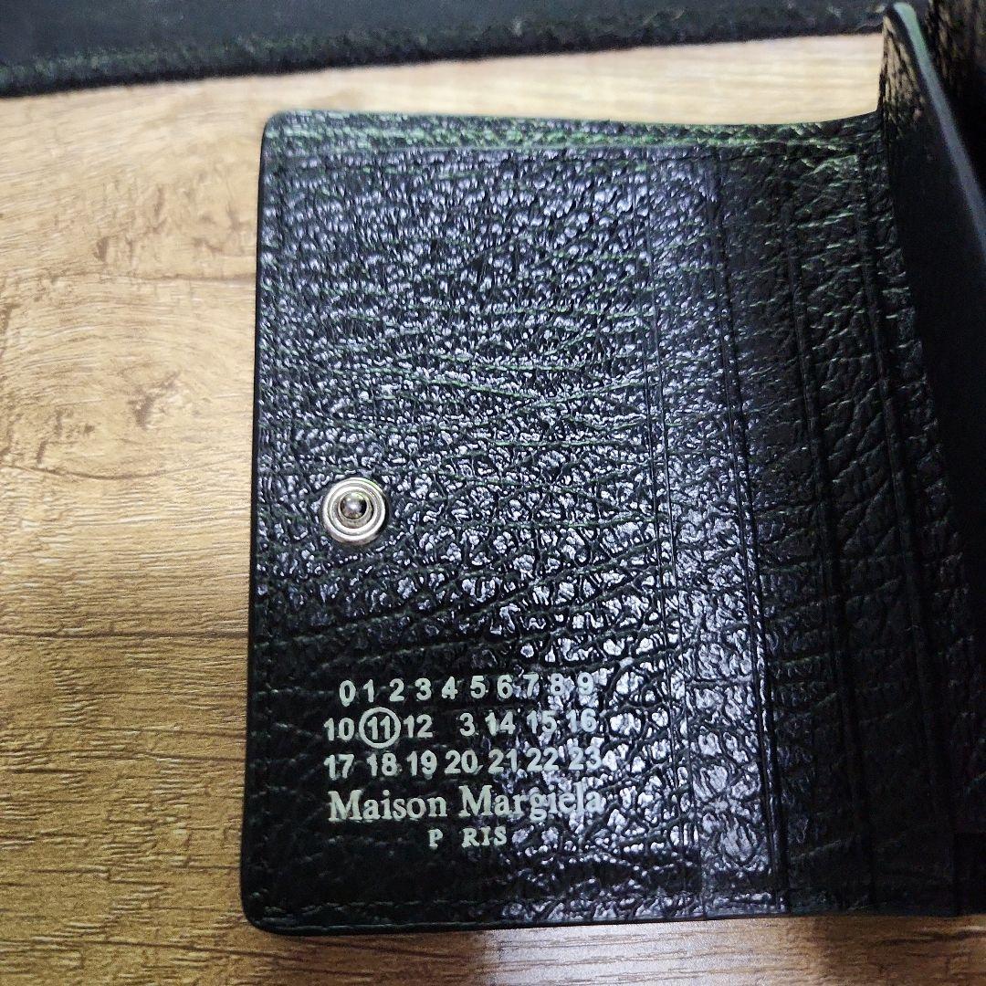 黒レザー 二つ折り財布