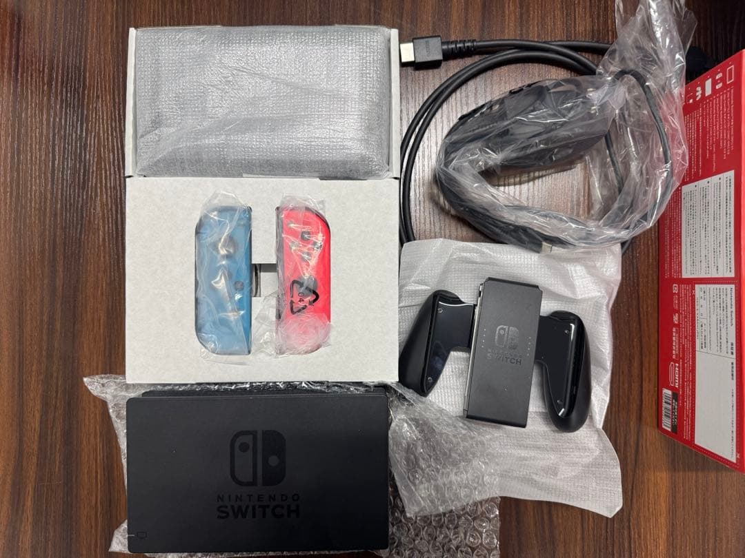 【美品】ニンテンドースイッチ本体＋桃太郎電鉄＋Switch Sports付