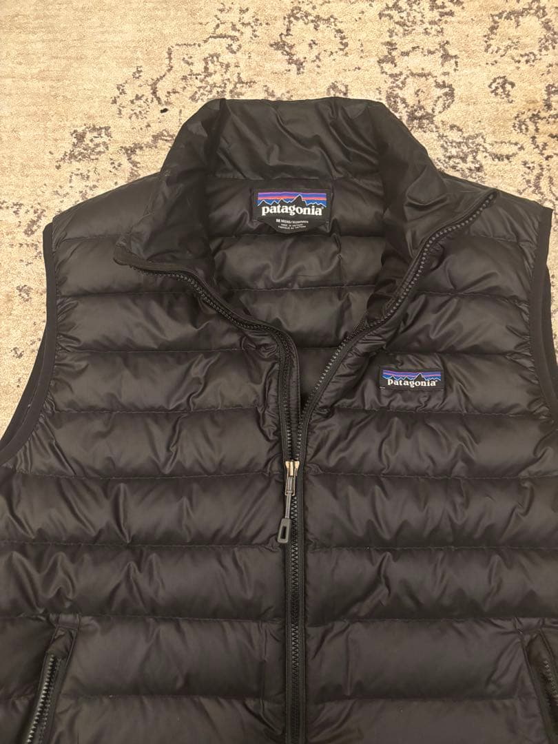 patagonia ダウンセーターベスト 黒 M