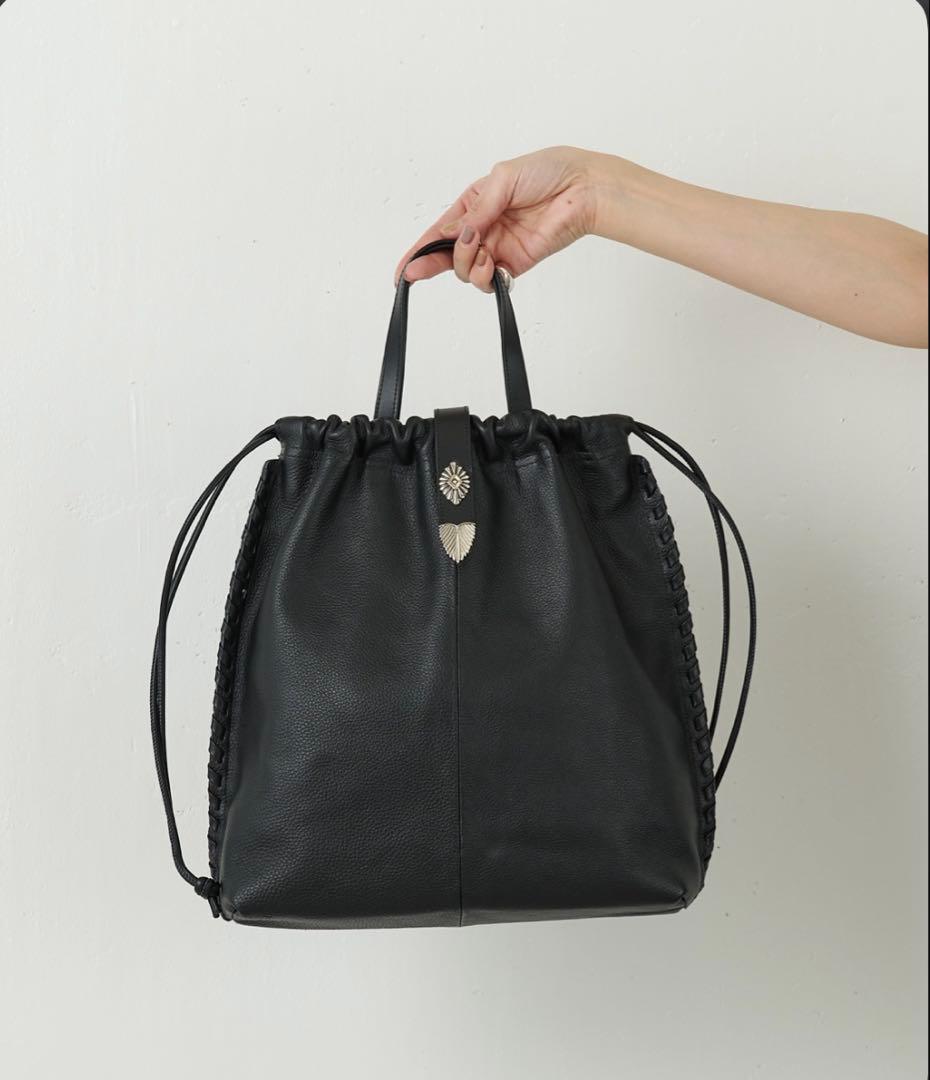 ear PAPILLONNER バックル巾着ショルダーバッグ　Lサイズ 黒