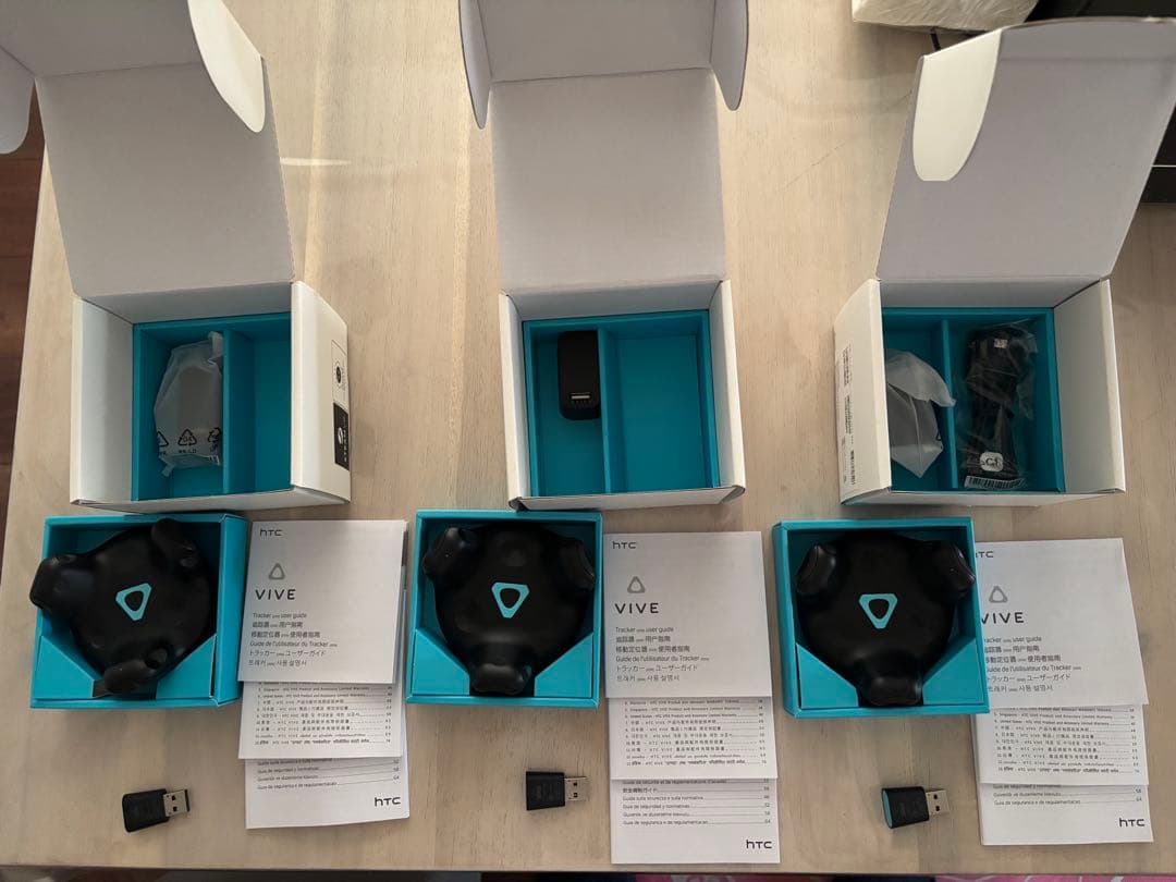 VIVEトラッカー2.0 3個セット (USBケーブル1部欠品)
