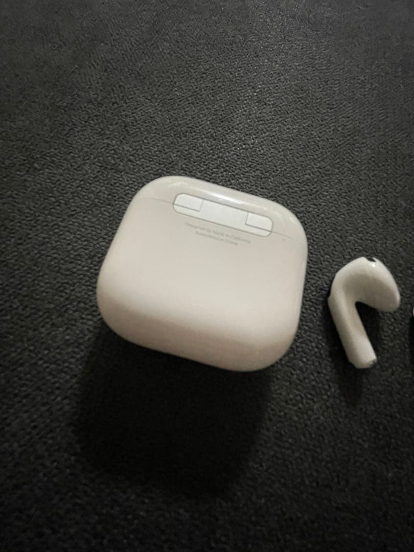 c*s様 airpods4 ANC ノイキャン付き　美品　完動品