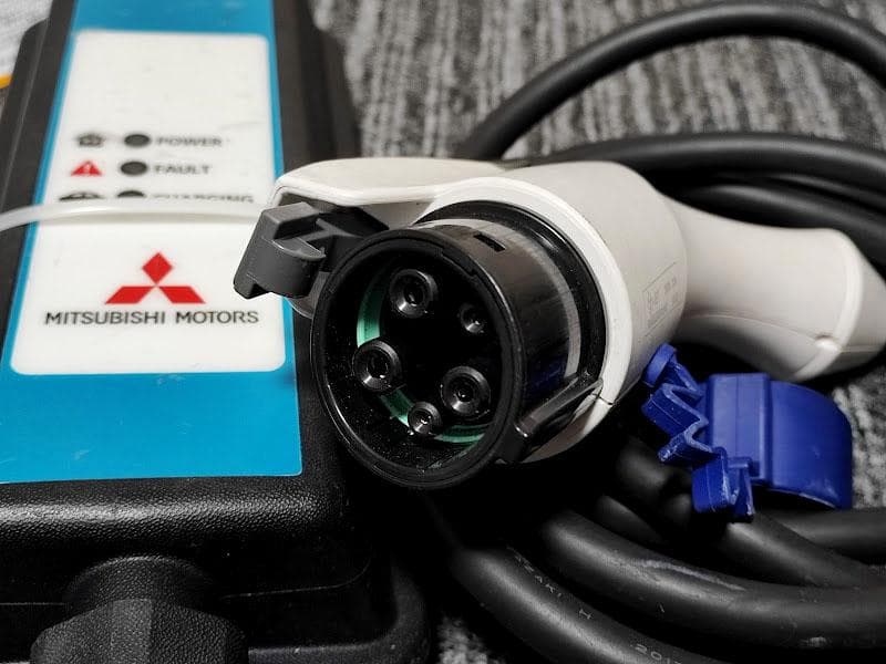 三菱アウトランダー　GNOW　200v充電ケーブル