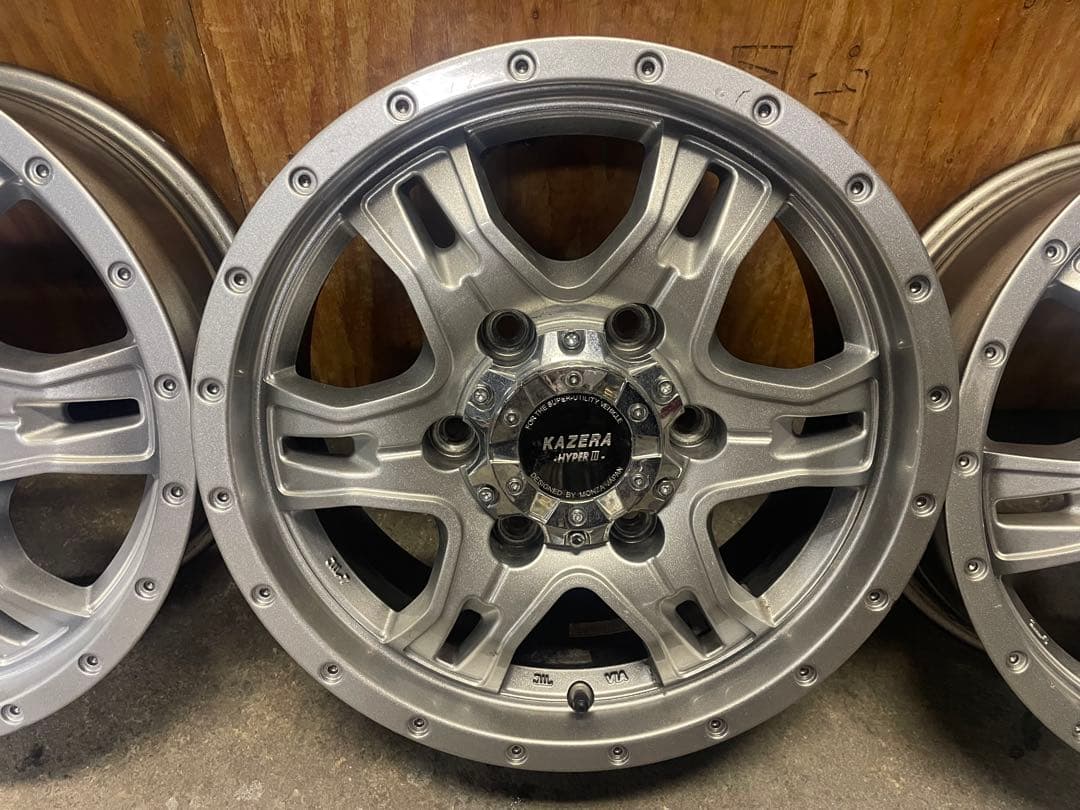 200系ハイエース　　6穴 139.7インチ 15インチ　6J +33ミリ