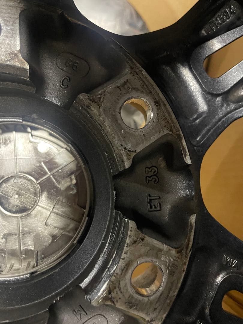 200系ハイエース　　6穴 139.7インチ 15インチ　6J +33ミリ