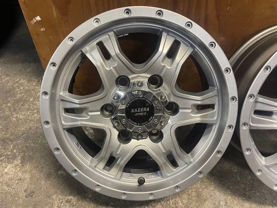 200系ハイエース　　6穴 139.7インチ 15インチ　6J +33ミリ