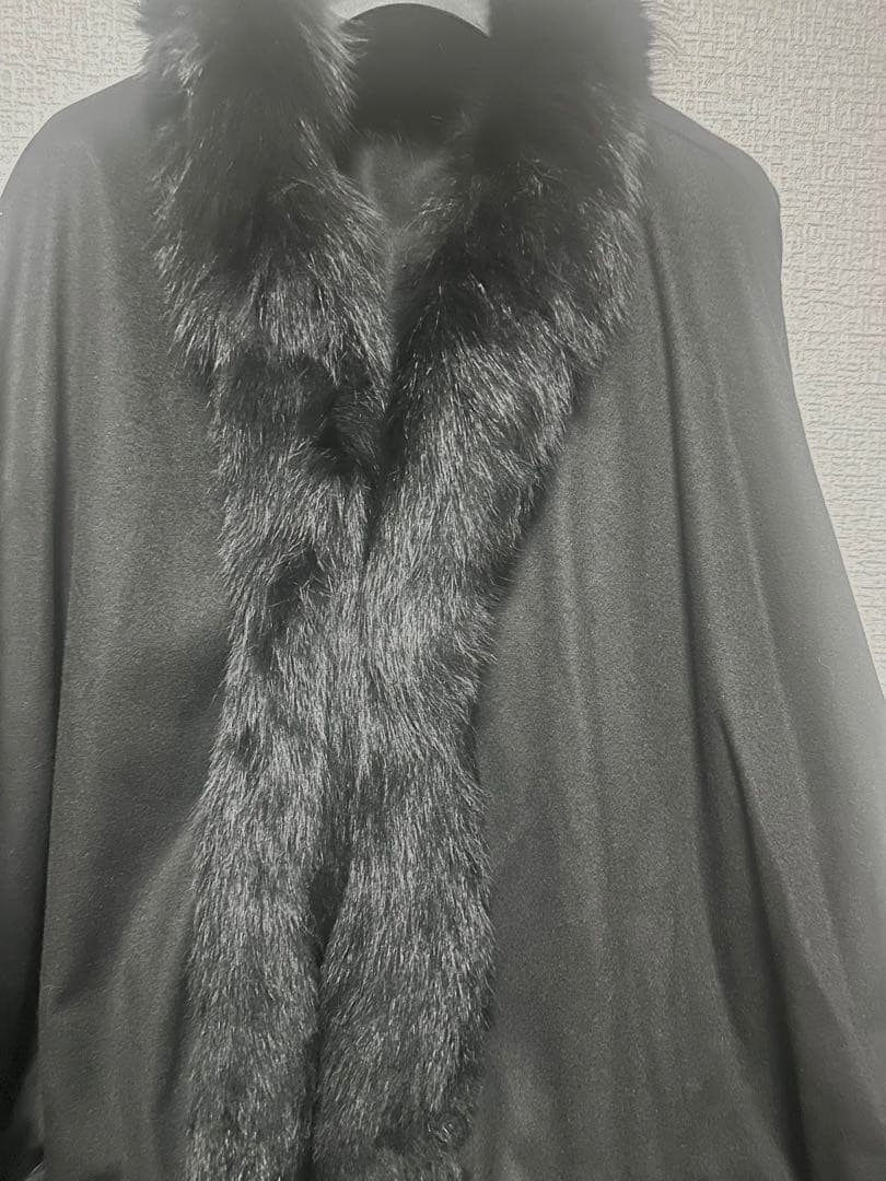 ファー付き ブラックポンチョ・ケープコート