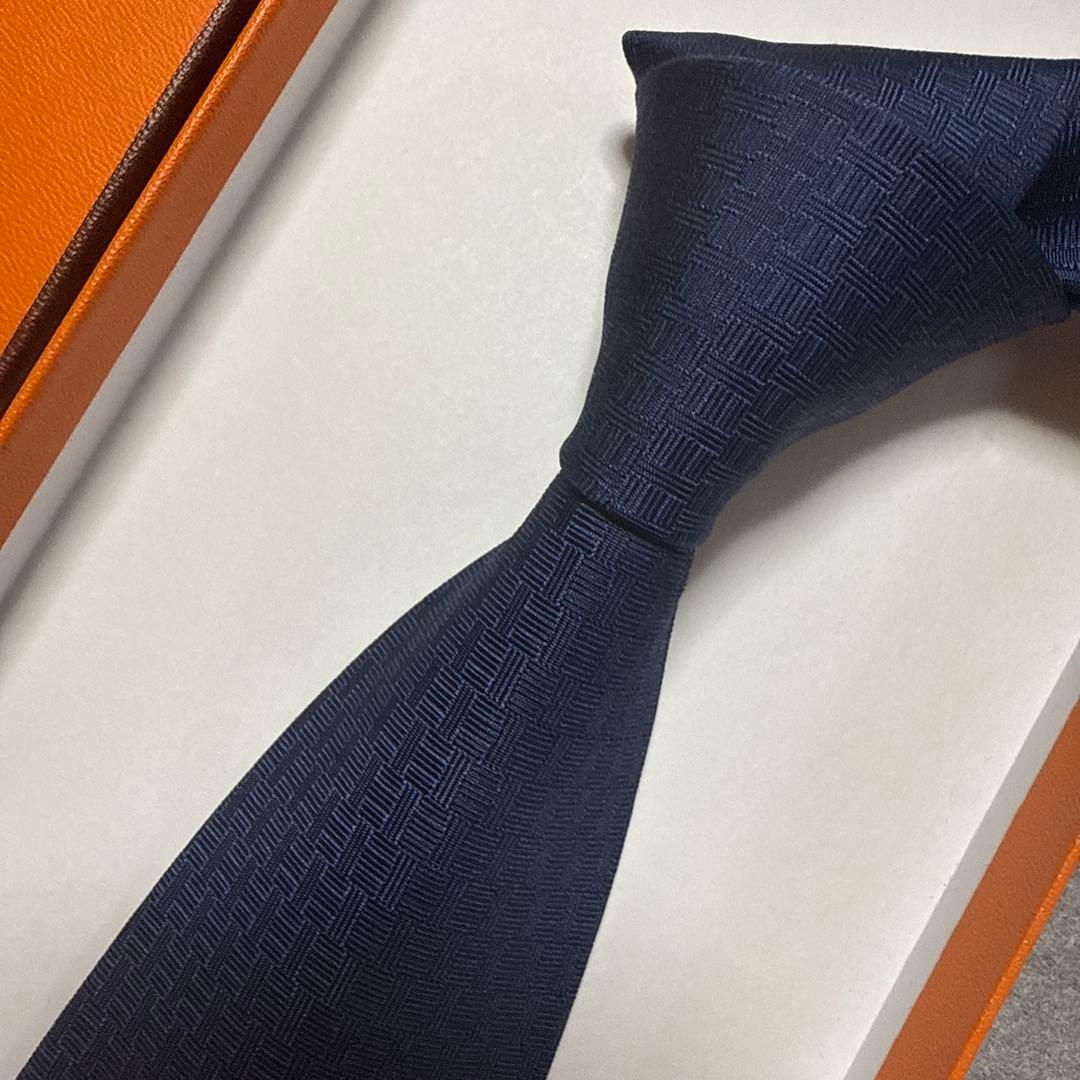 美品　エルメス　ネクタイ　紺　H柄ファソネ　馬柄ロゴ　シルクジャガード