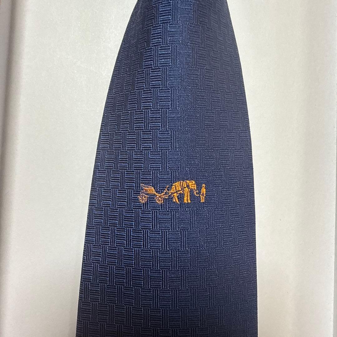 美品　エルメス　ネクタイ　紺　H柄ファソネ　馬柄ロゴ　シルクジャガード