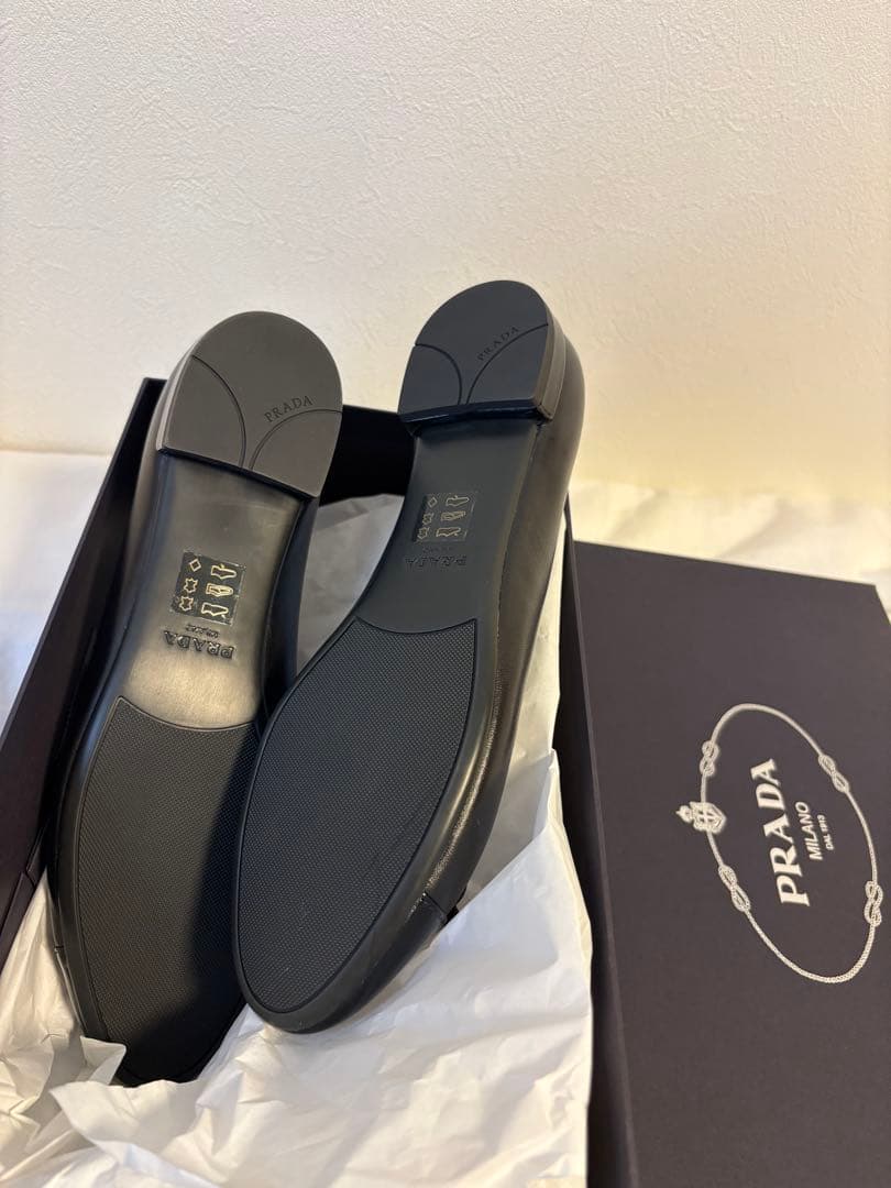 新品　PRADAプラダ　フラットシューズ　パンプス　リボン　ブラック 黒　バレエ