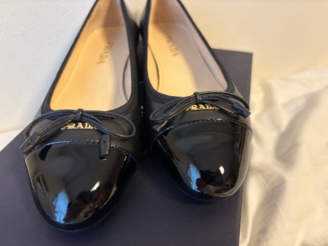 新品　PRADAプラダ　フラットシューズ　パンプス　リボン　ブラック 黒　バレエ