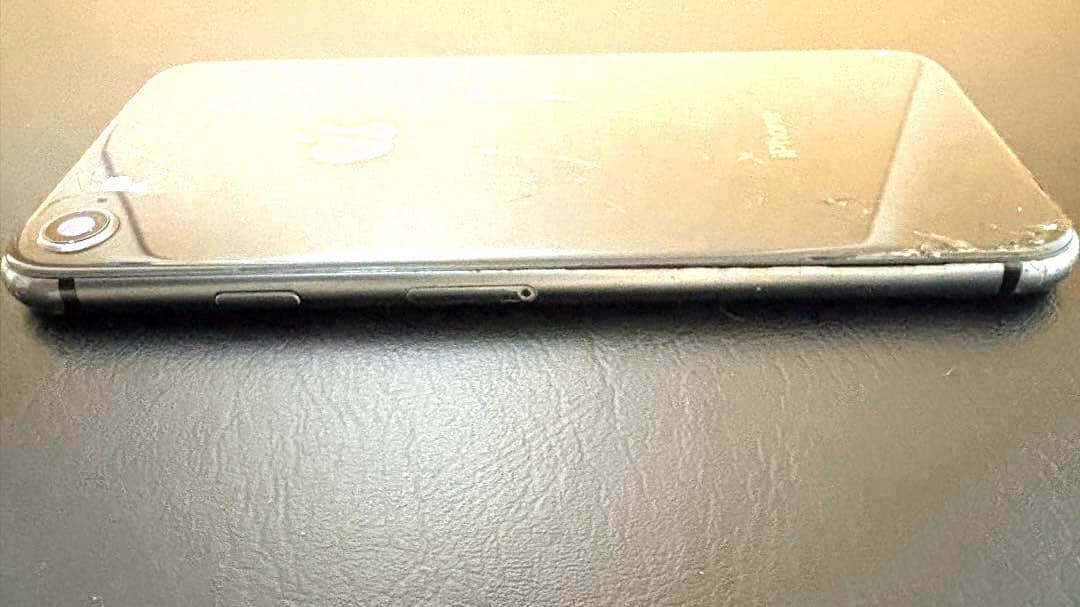 iPhone 8 スペースグレイ 64GB ジャンク扱い