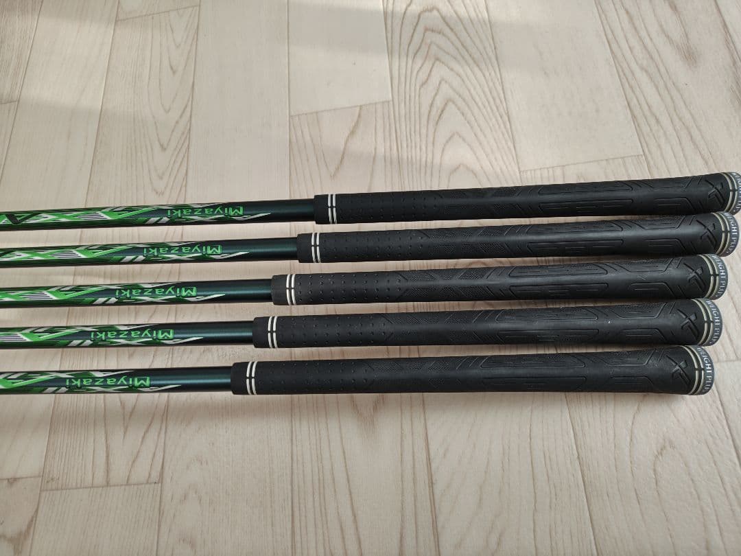 ゼクシオX アイアンセット2022　Miyazaki AX-2カーボンシャフト