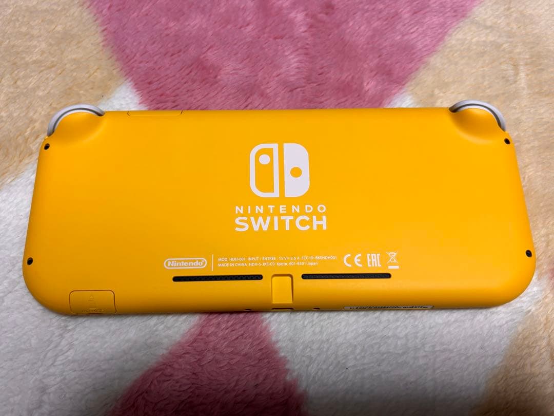 NINTENDO Swich Lite イエロー&あつまれどうぶつの森セット