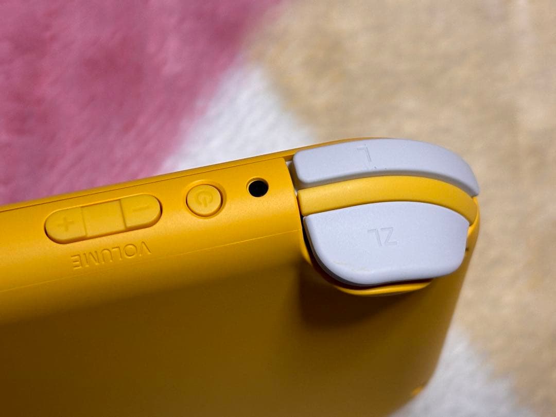 NINTENDO Swich Lite イエロー&あつまれどうぶつの森セット