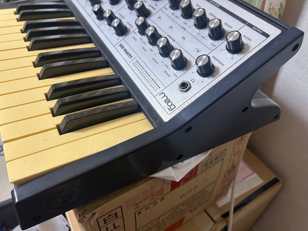 Moog SUB PHATTY アナログシンセサイザー難あり送料込みです。