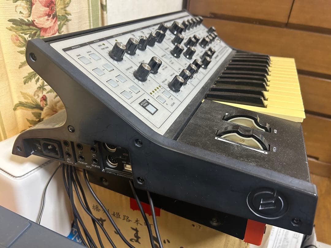 Moog SUB PHATTY アナログシンセサイザー難あり送料込みです。