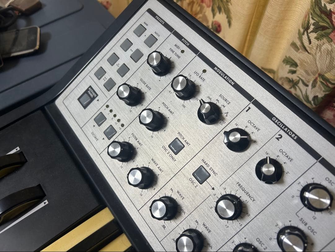 Moog SUB PHATTY アナログシンセサイザー難あり送料込みです。