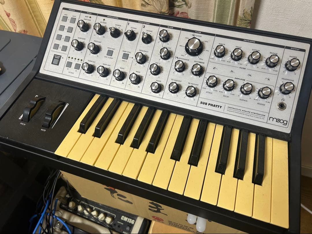 Moog SUB PHATTY アナログシンセサイザー難あり送料込みです。