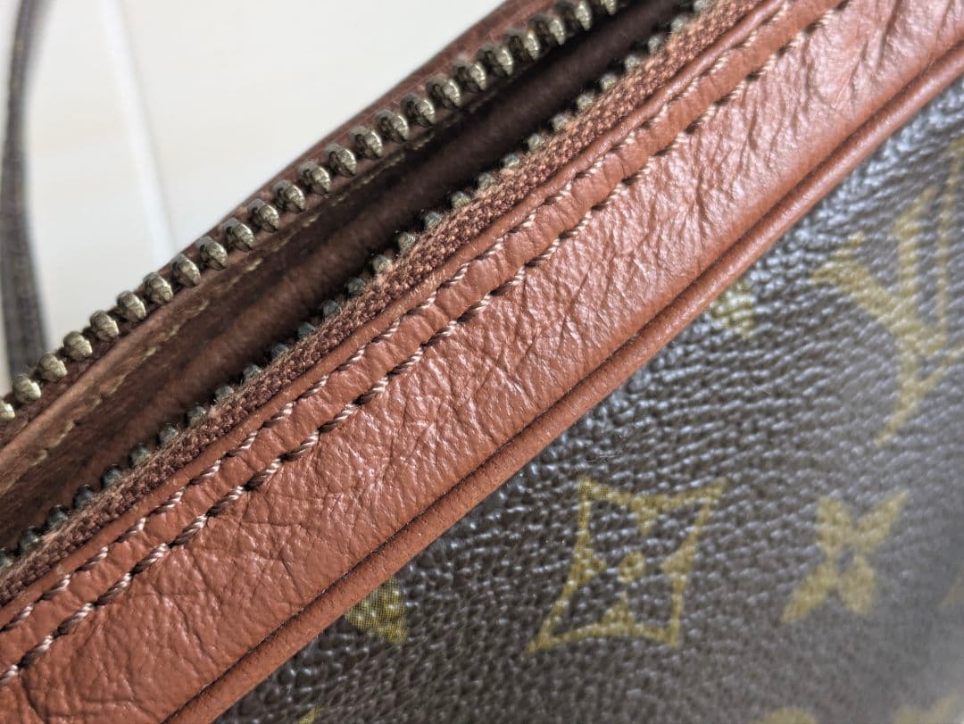 LOUIS VUITTON ルイヴィトン ショルダーバッグ モノグラム