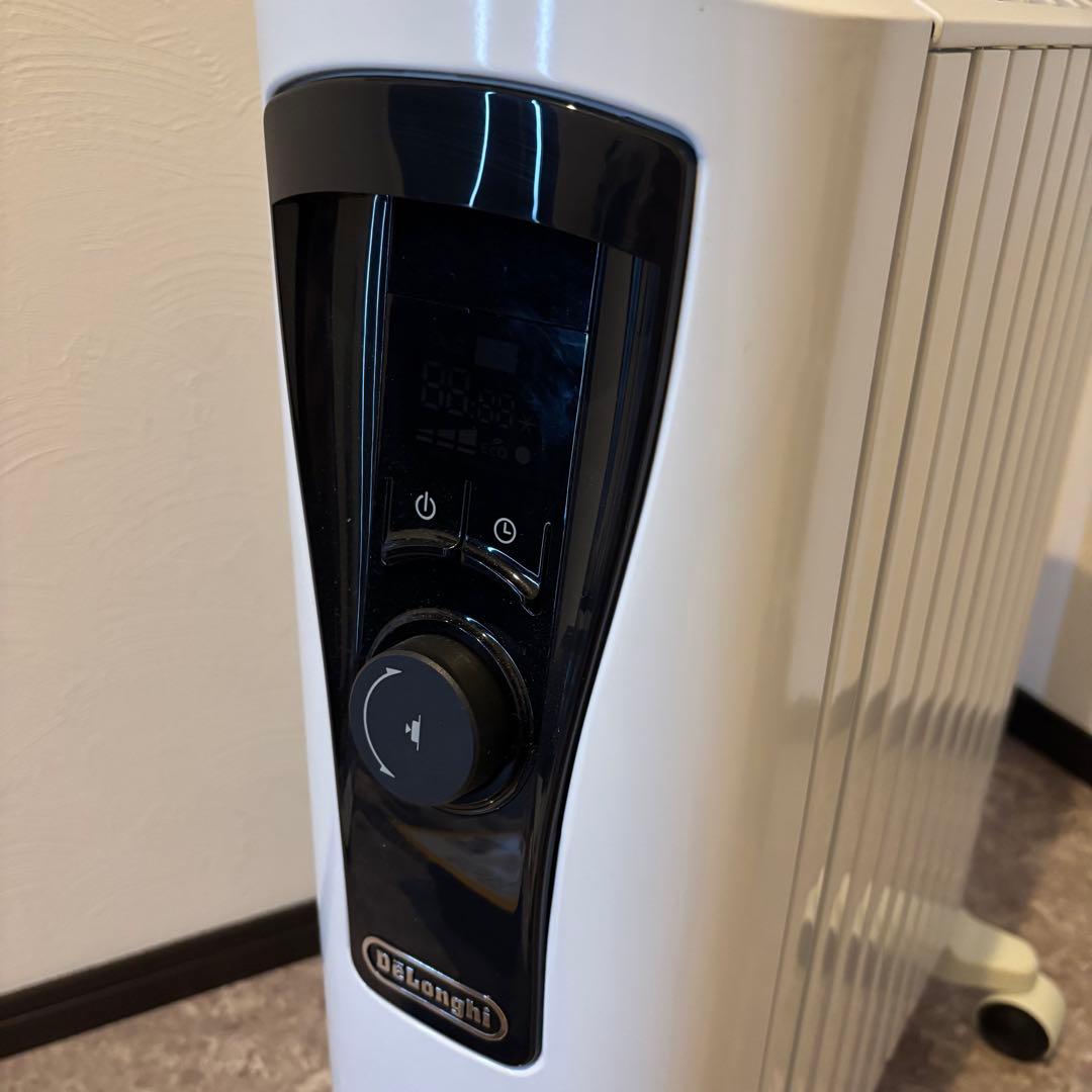 DeLonghi オイルヒーター RHSL0915 ホワイト　直営店限定モデル