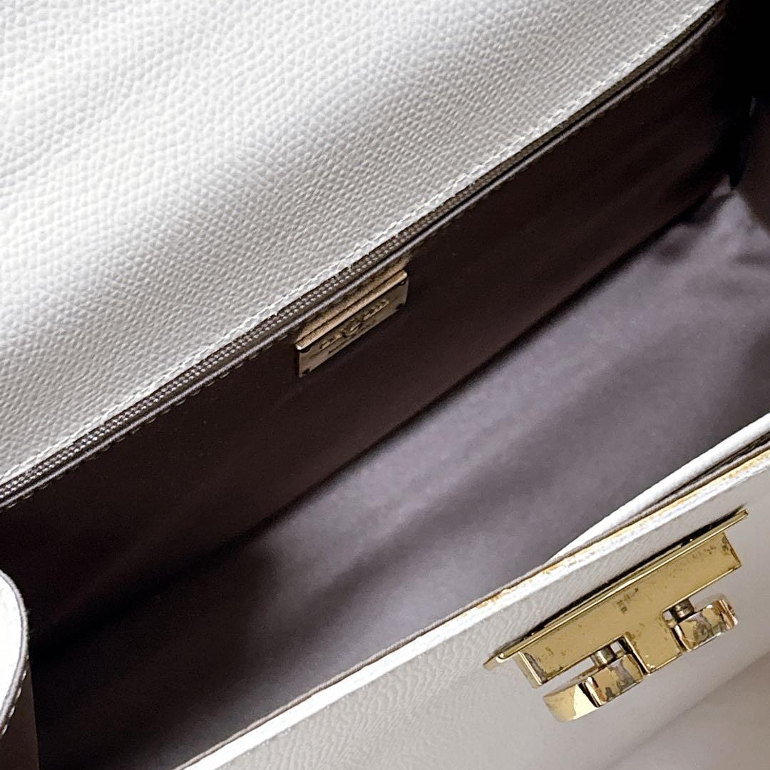 美品 Carbotti Elena 243 カルボッティ エレナ ベージュ