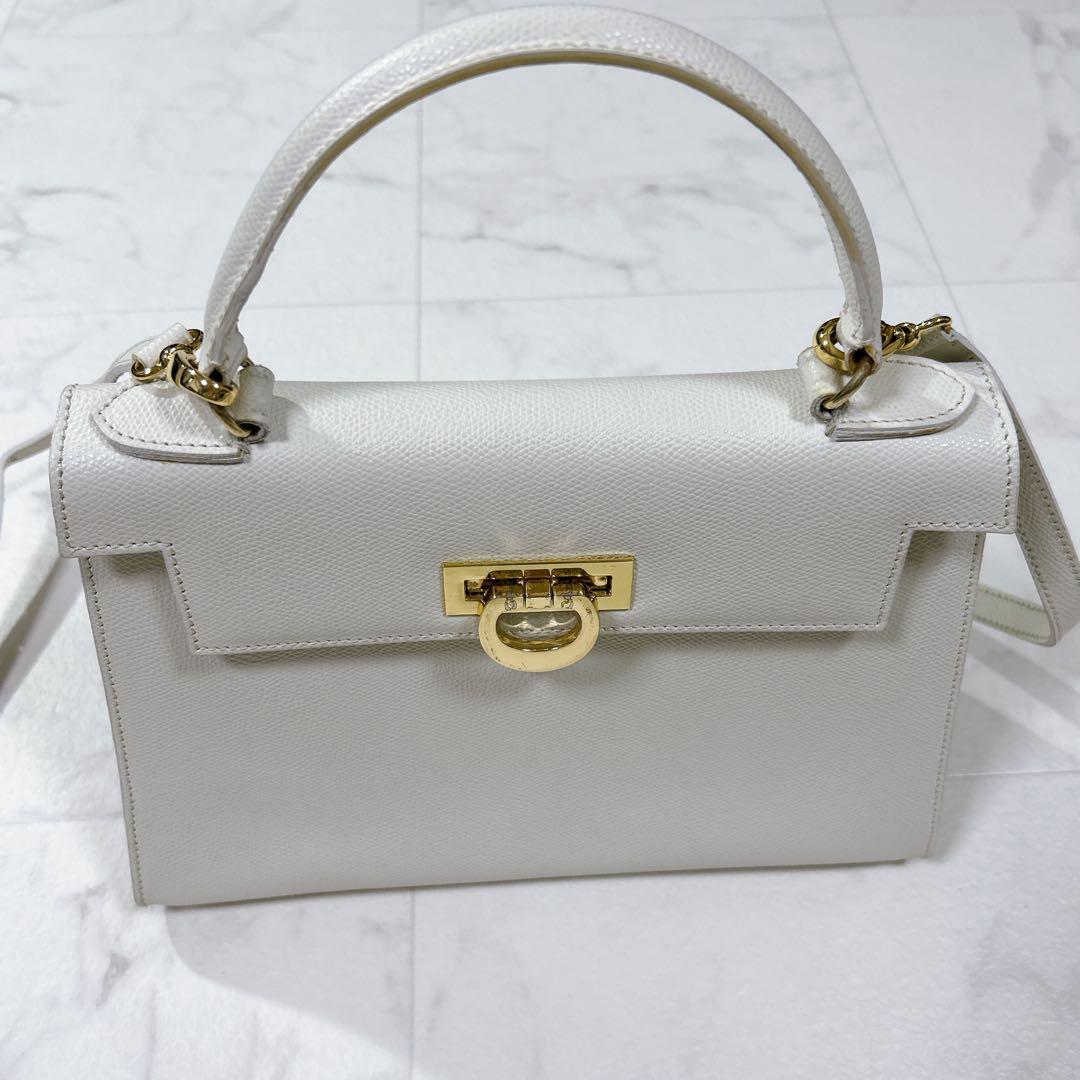 美品 Carbotti Elena 243 カルボッティ エレナ ベージュ