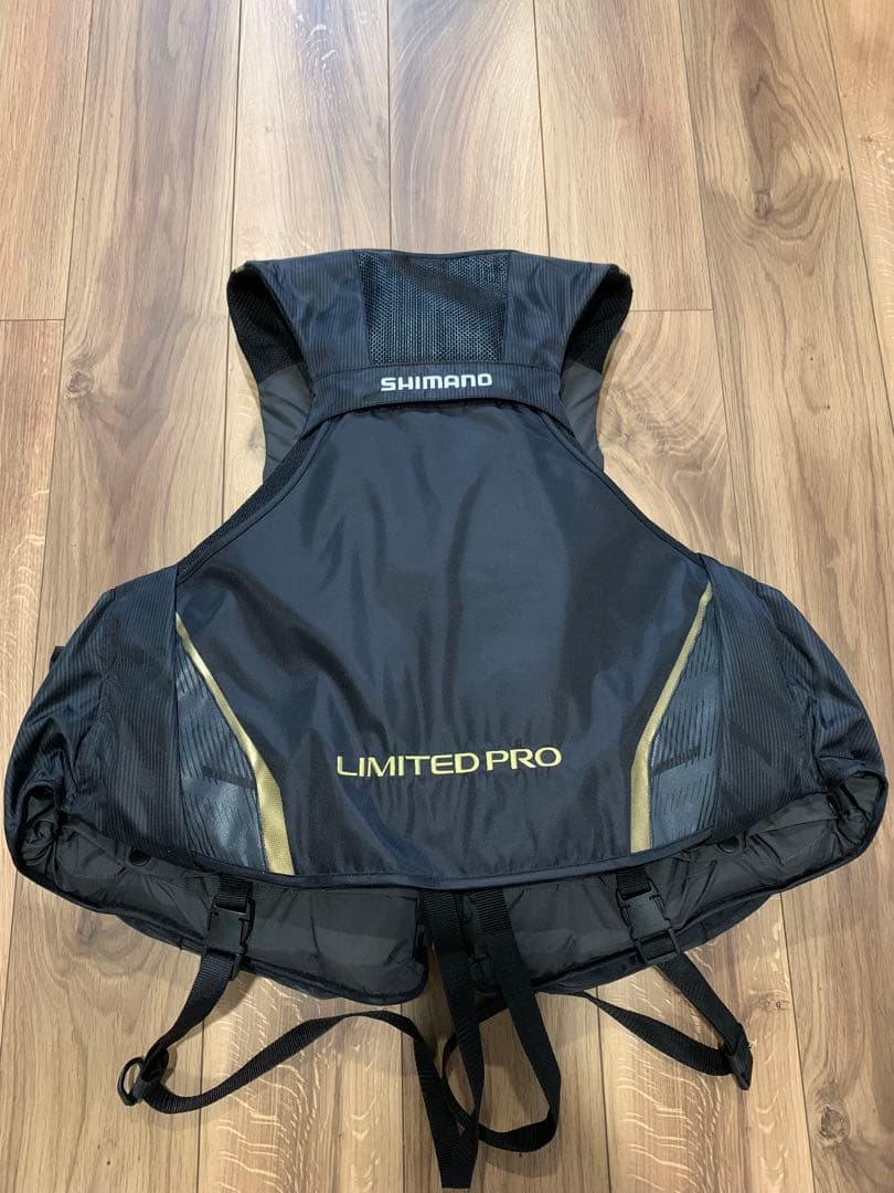 美品　NEXUS LIMITED PRO フィッシングベスト　XL