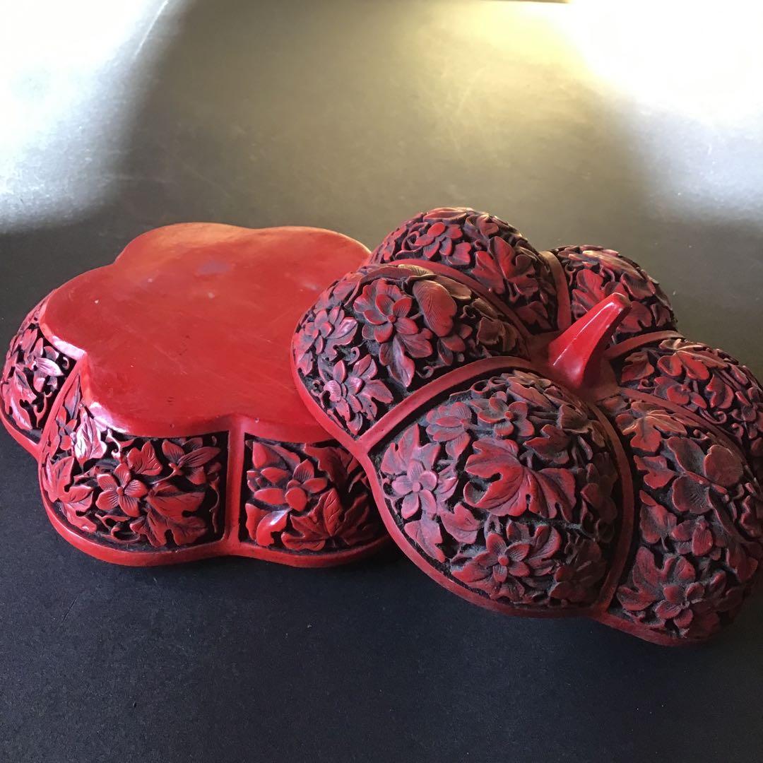 ￼堆朱　南瓜形　蓋物