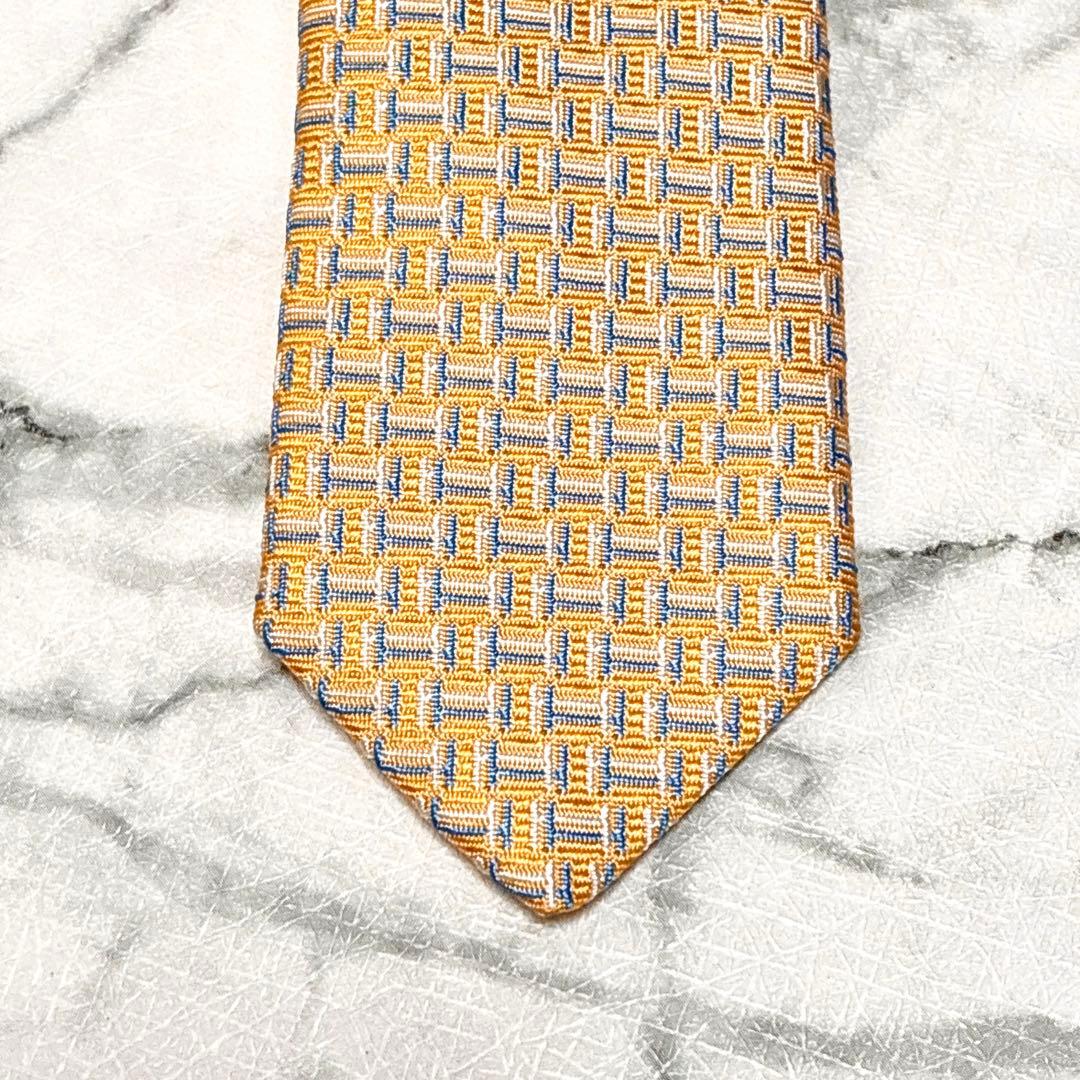 ✨未使用タグ付き箱付き✨エルメス　H柄 小剣ホース柄　ライトオレンジ　ネクタイ